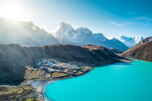 Из-за землетрясения в Непале запрещены восхождения на Эверест